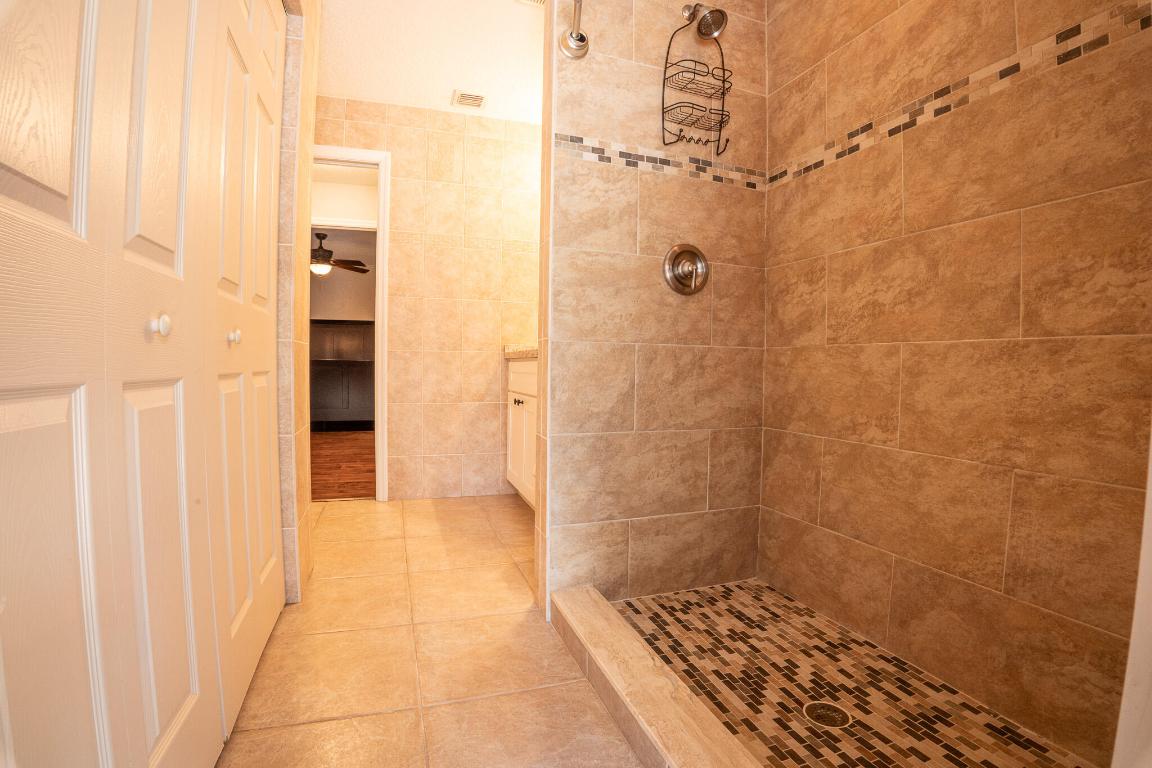 LAS FLORES RANCHOS - Residential