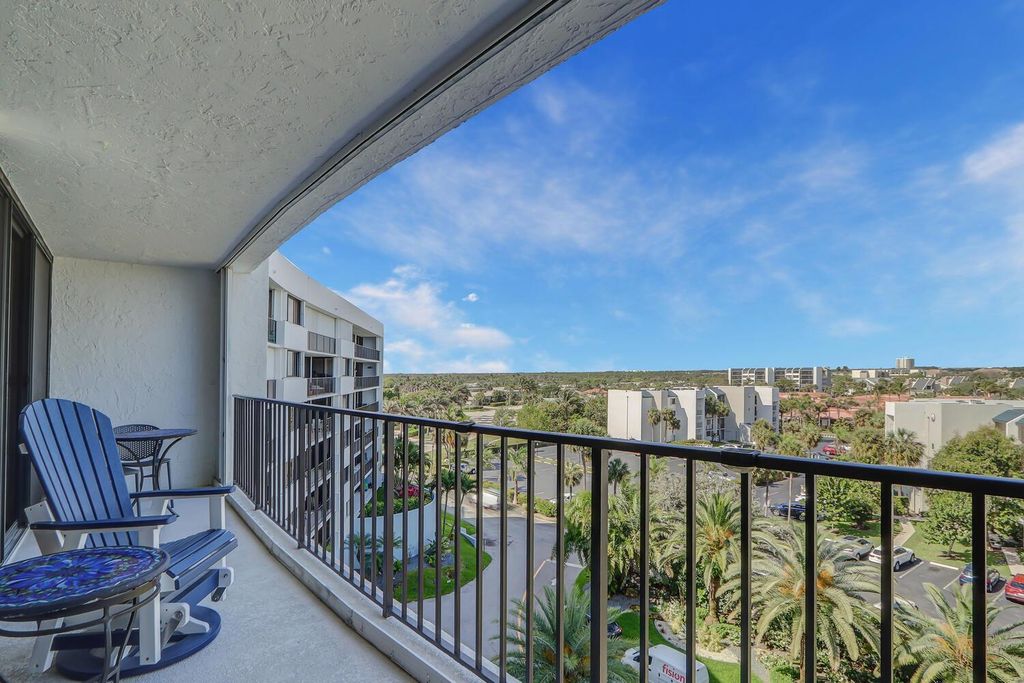 Photo of 1300 S Highway A1a #523, Jupiter, FL 33477 (MLS # R10973008)