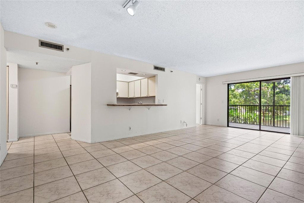 Photo of 2221 Cypress Island Drive #204, Pompano Beach, FL 33069 (MLS # F10462143)