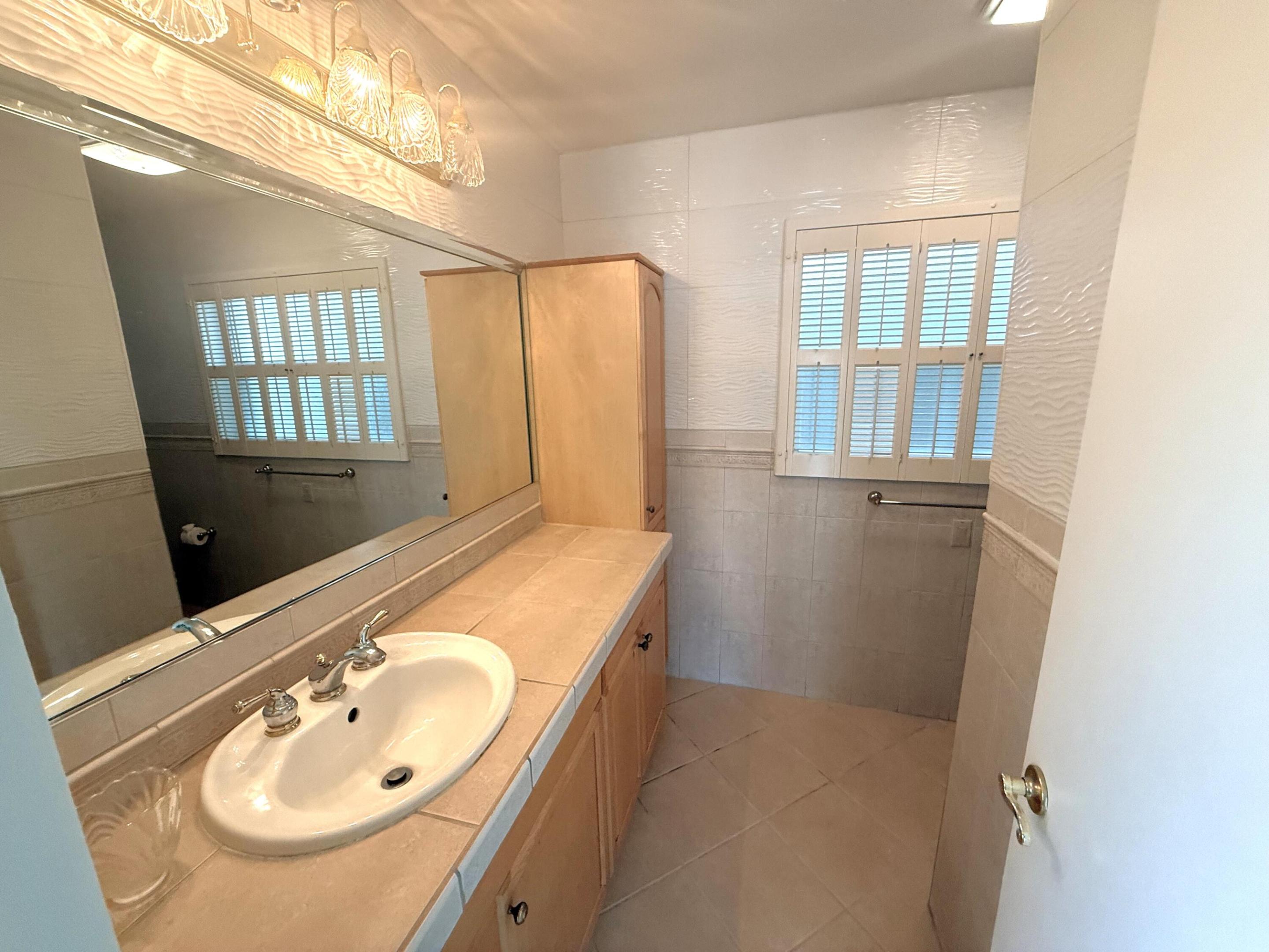 LANDINGS FIRST SEC - Residential