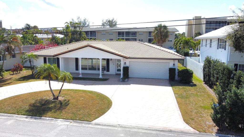 Photo of 2810 NE 52nd Street, Fort Lauderdale, FL 33308 (MLS # B26003346)