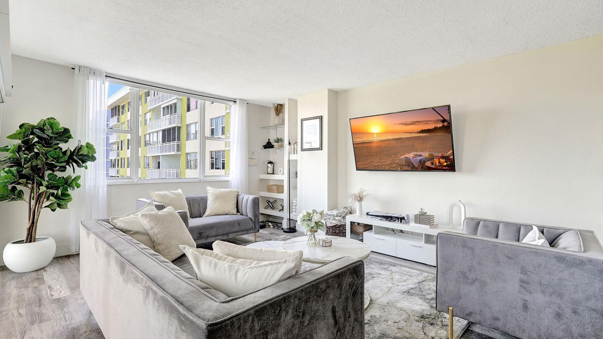 4400 Hillcrest Drive 719C