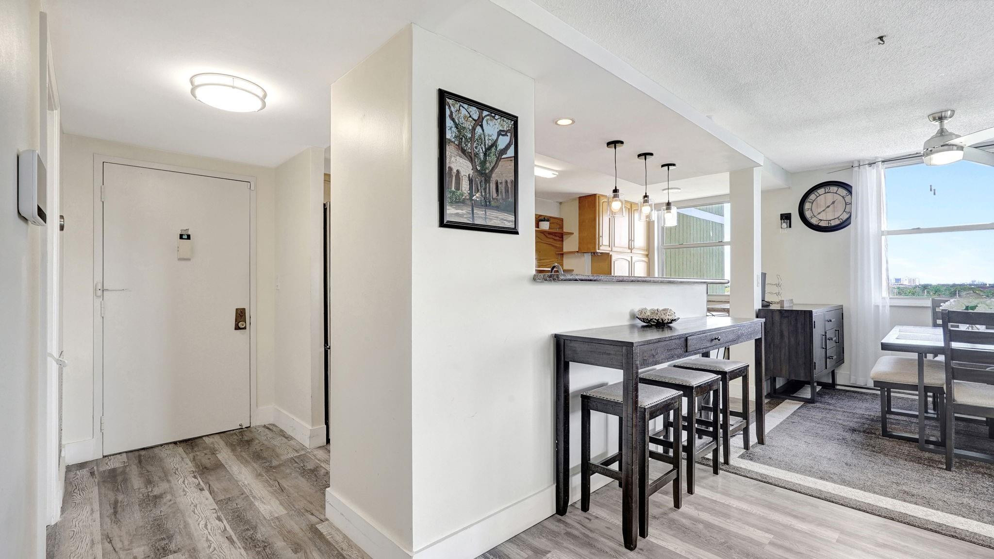 4400 Hillcrest Drive 719C