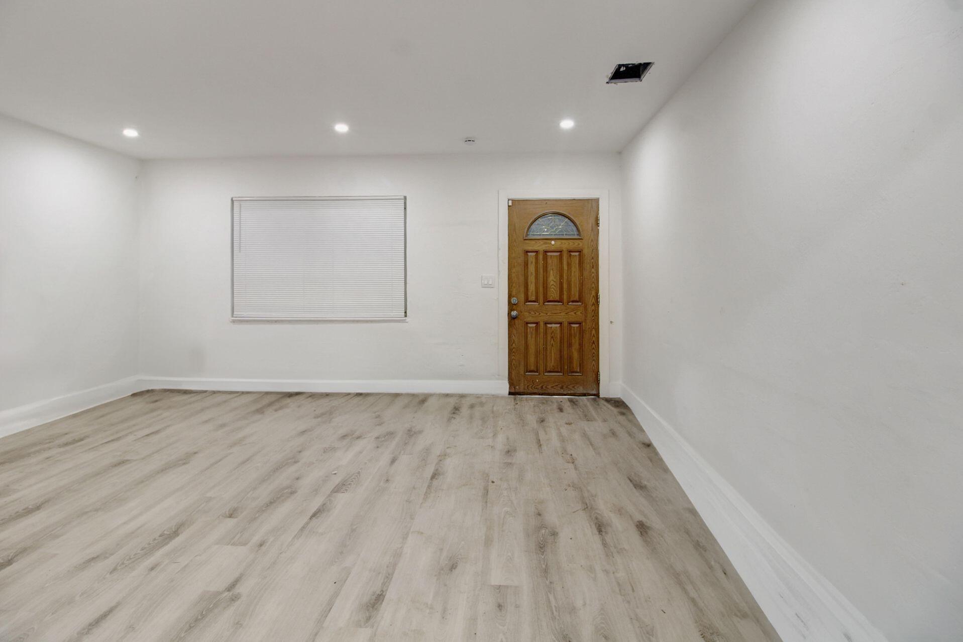 736 NW 41st Street