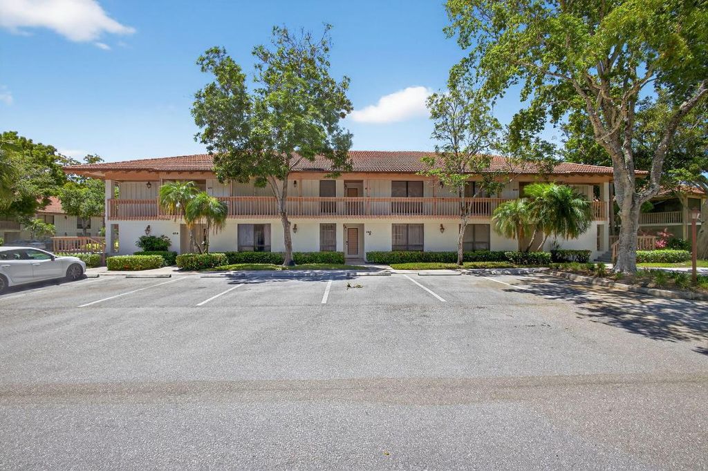 Photo of 409 Brackenwood Lane S, Palm Beach Gardens, FL 33418 (MLS # R11154369)