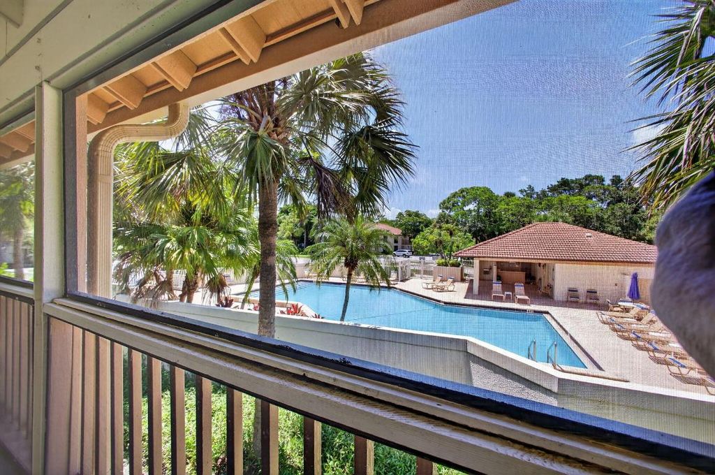 Photo of 409 Brackenwood Lane S, Palm Beach Gardens, FL 33418 (MLS # R11154369)