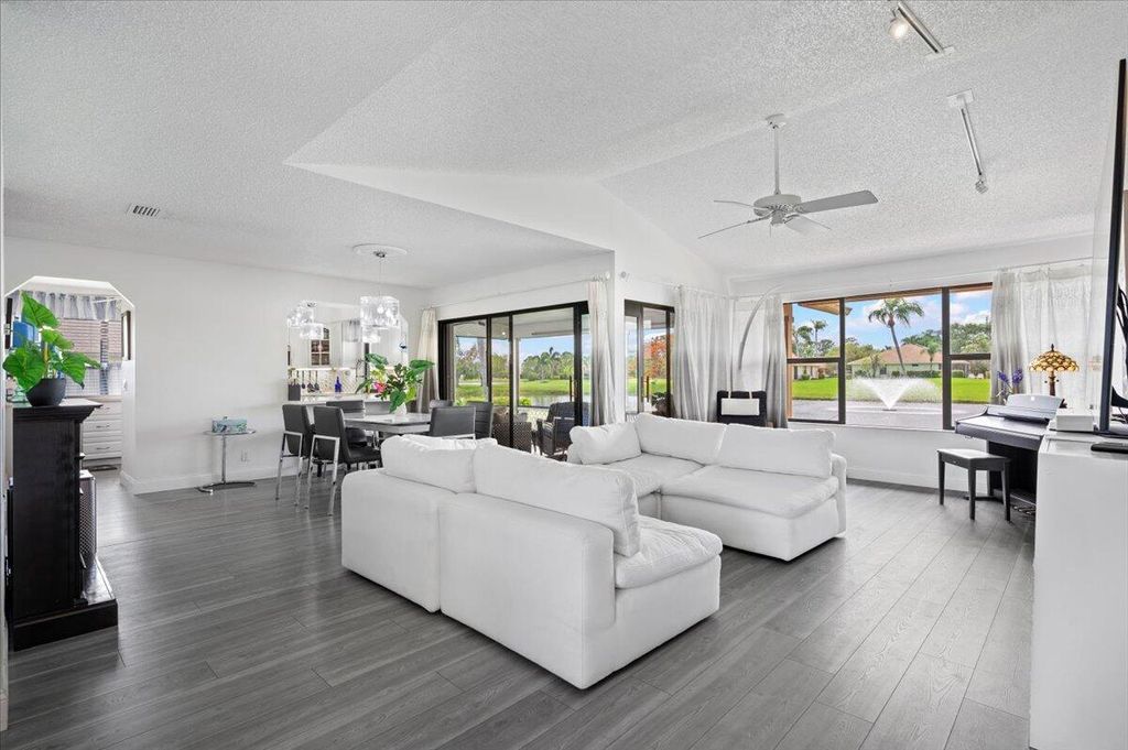 Photo of 13445 Cross Pointe Drive, Palm Beach Gardens, FL 33418 (MLS # R10998161)