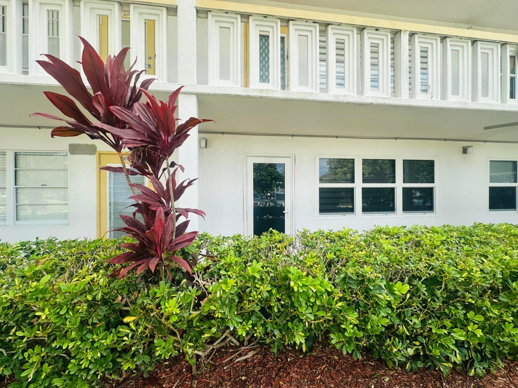 Photo of 1080 Harwood F, Deerfield Beach, FL 33442 (MLS # B26070037)