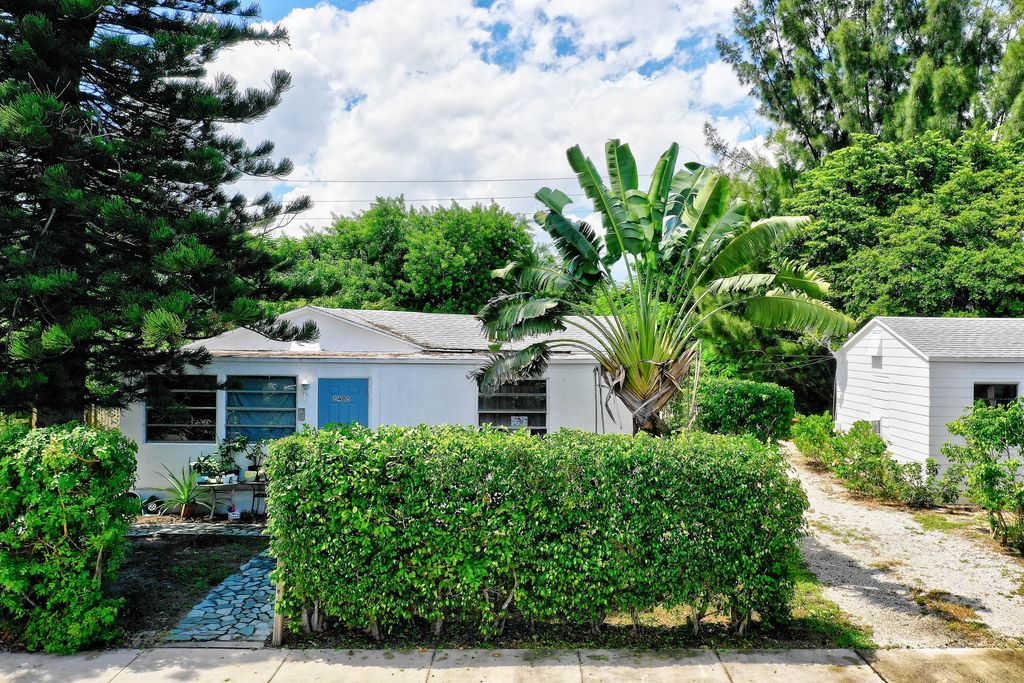 Photo of 24052407 N East Coast Street, Lake Worth Beach, FL 33460 (MLS # R11151039)