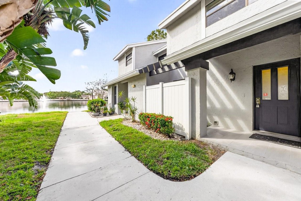 TARTAN COCONUT CREEK - Residential