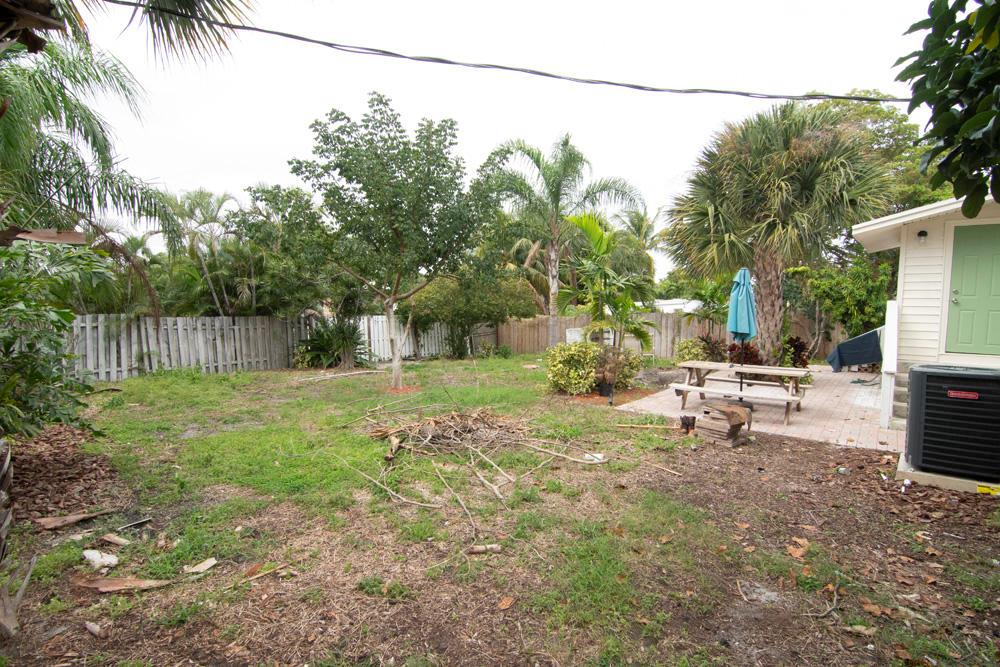 PARKER ESTATES - Residential Lease