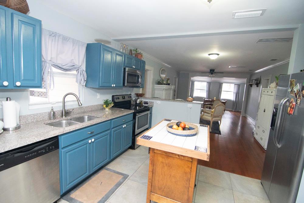 PARKER ESTATES - Residential Lease