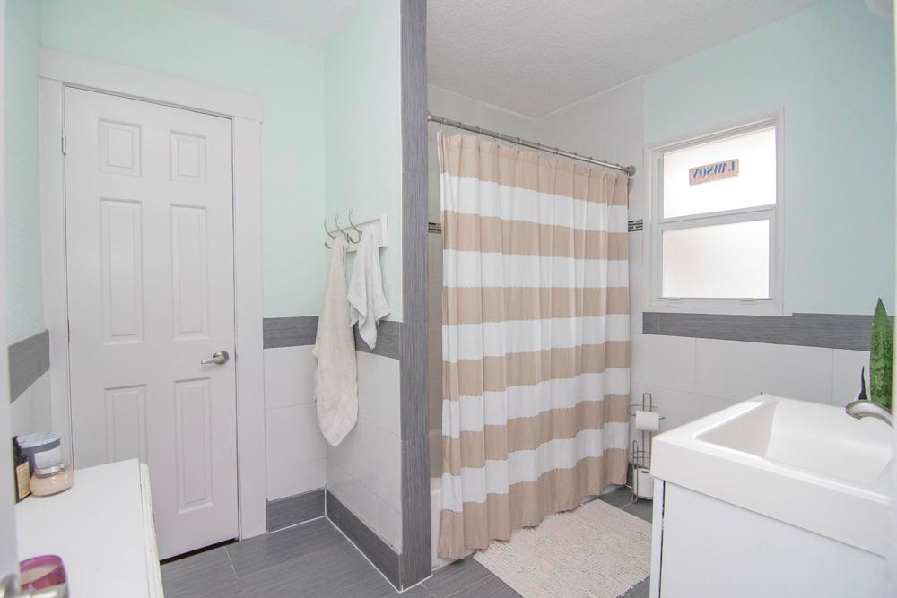 PARKER ESTATES - Residential Lease