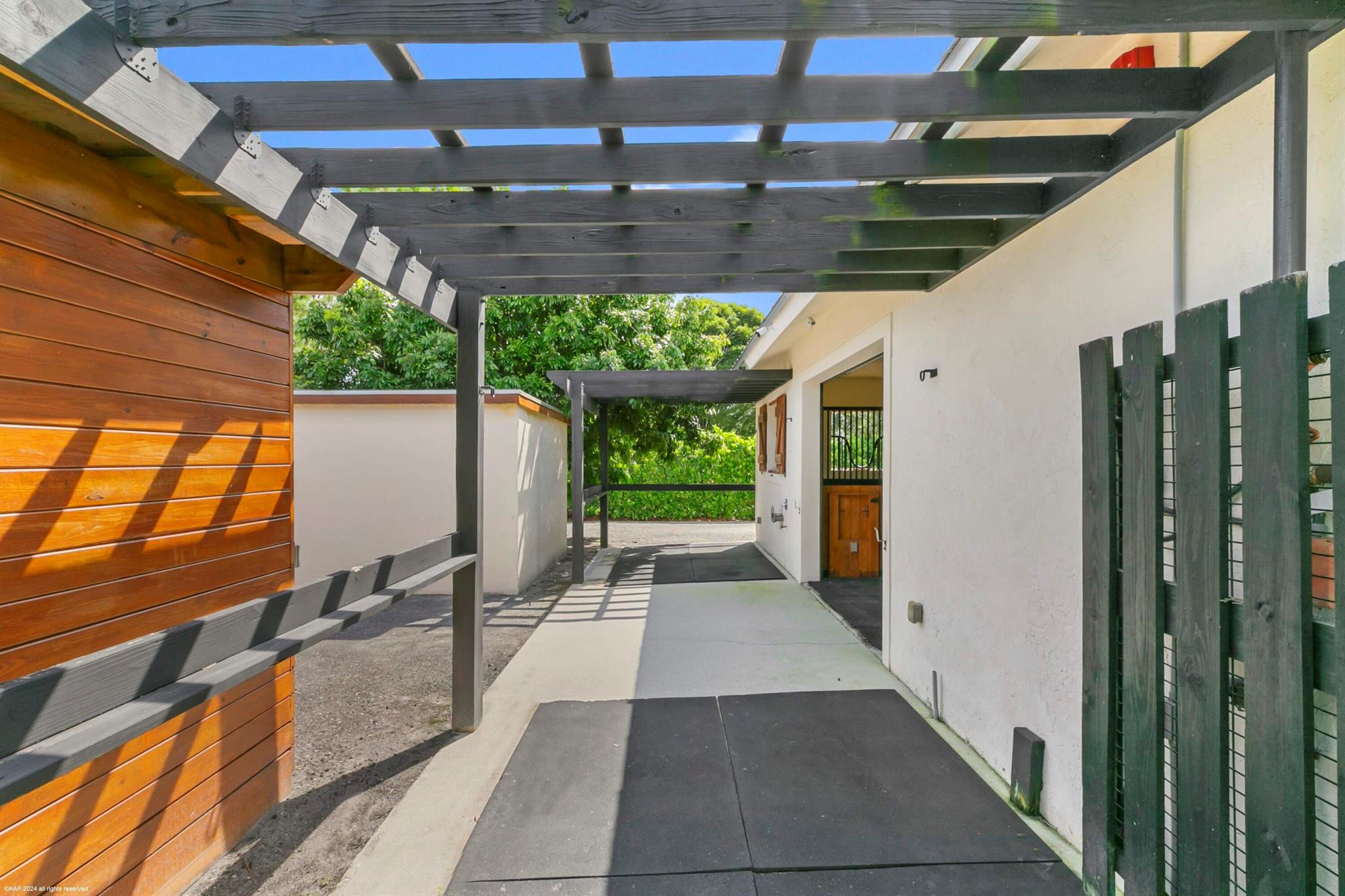 PADDOCK PARK 2 OF WELLING - Residential Lease