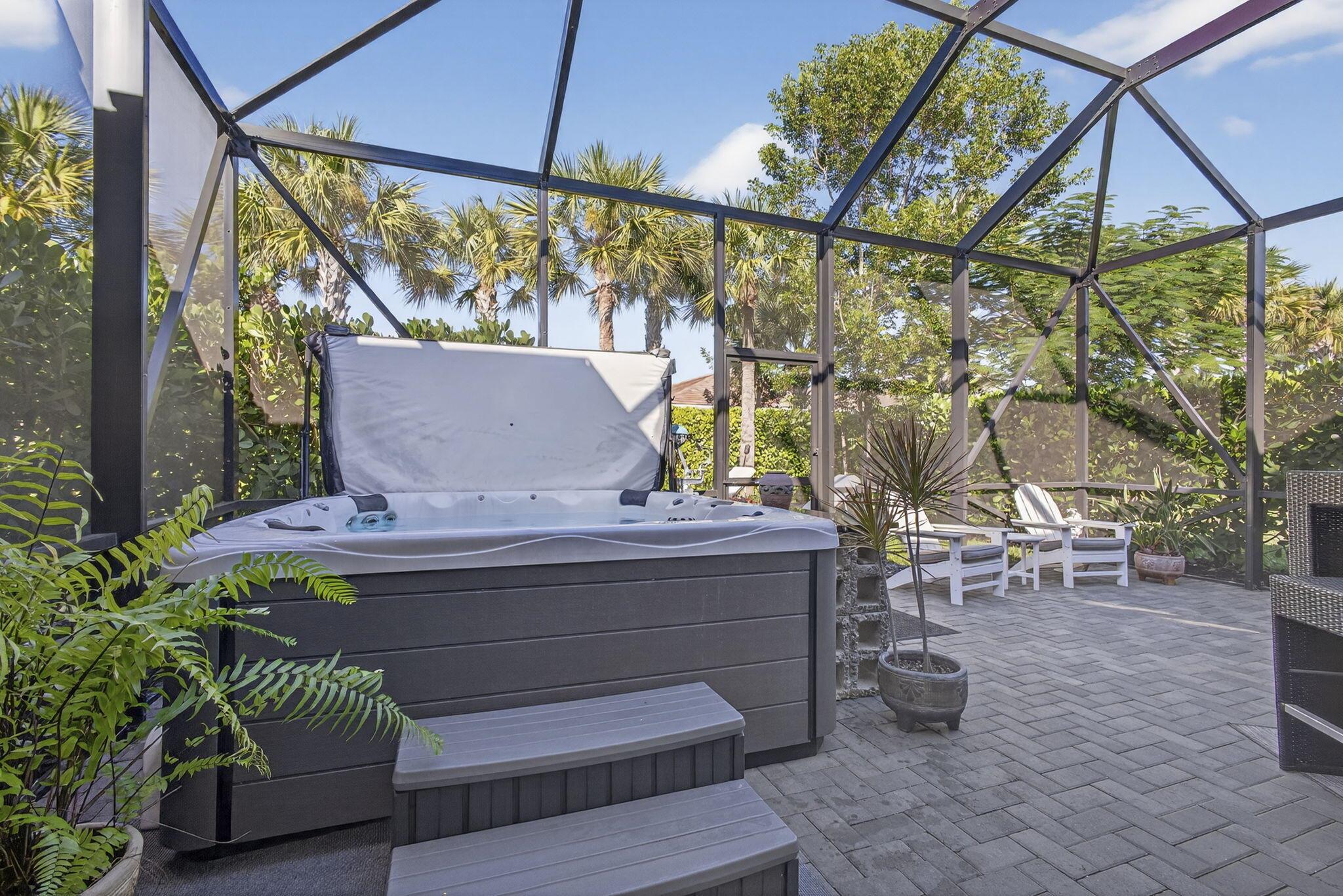 5565 Sanibel Lane