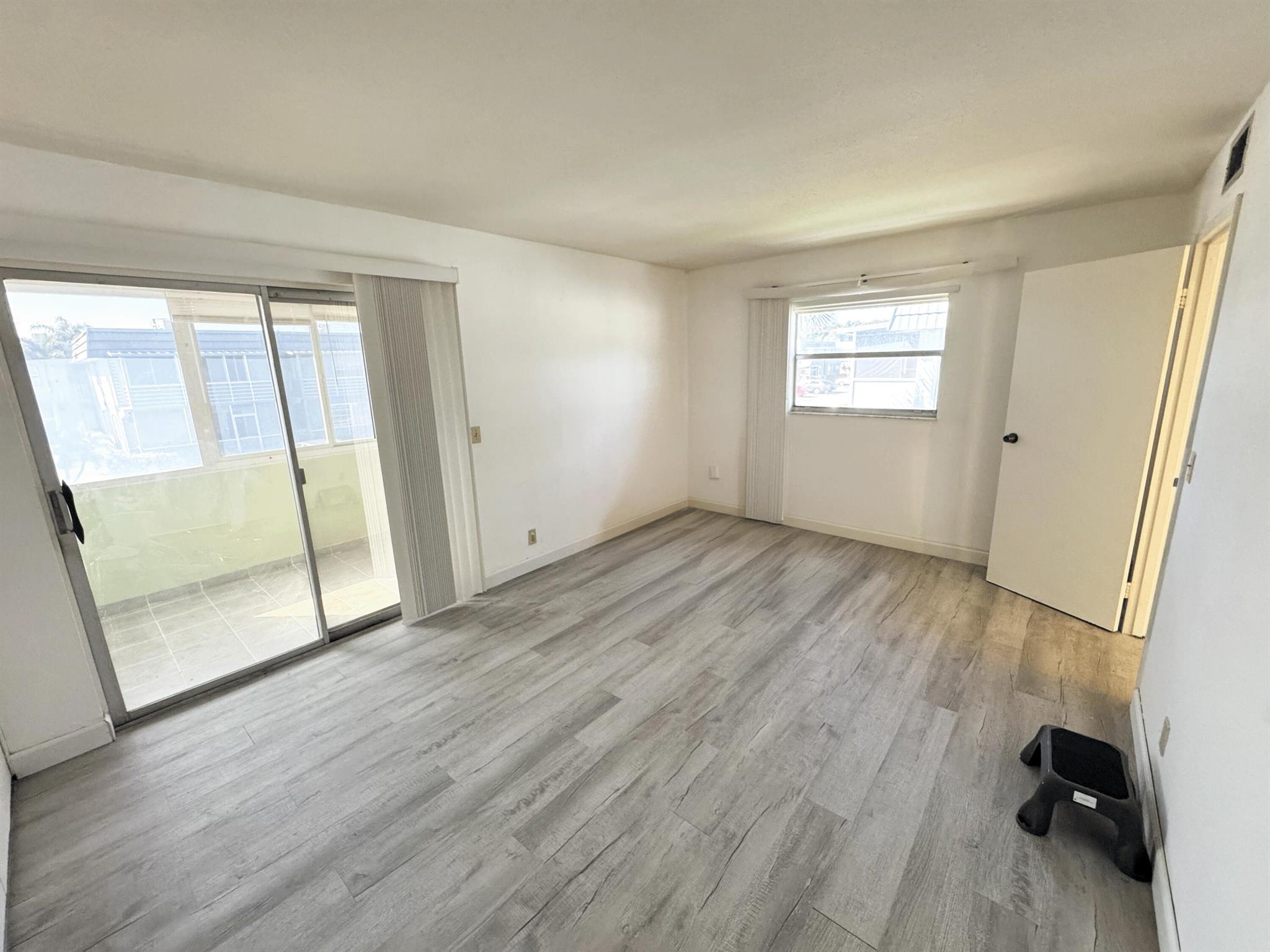 KINGS POINT BRITTANY COND - Residential Lease