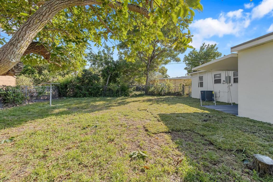 LAUDERDALE MANORS ADD-REV PLAT - Residential Lease