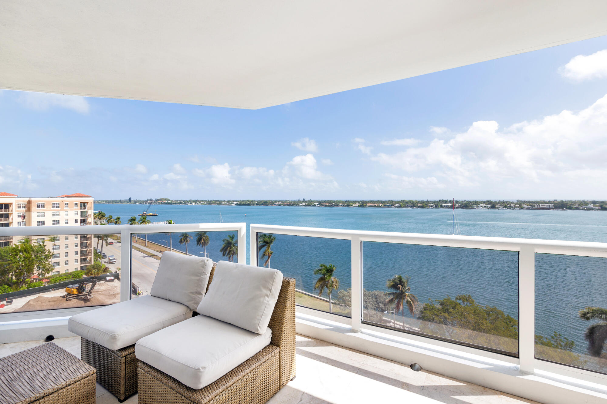 MAJESTIC TOWERS I CONDO - Residential