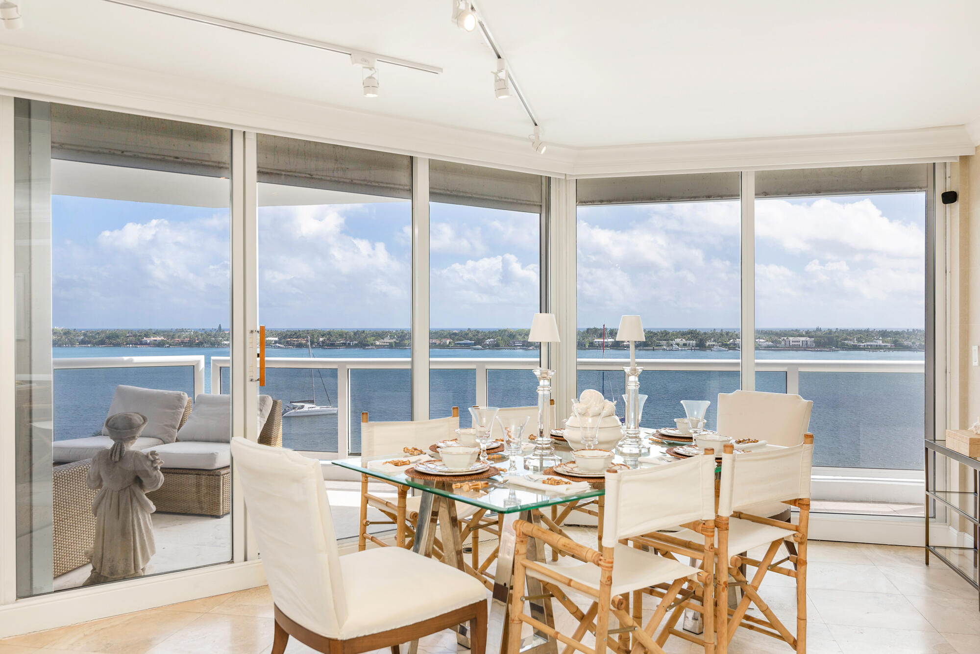 MAJESTIC TOWERS I CONDO - Residential