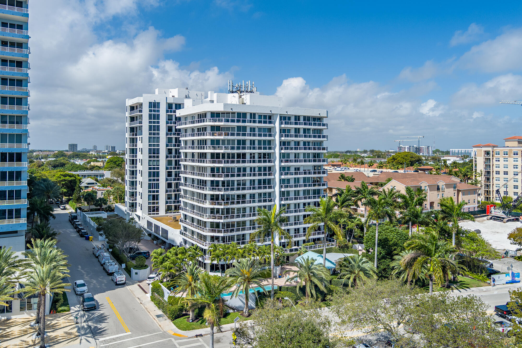 MAJESTIC TOWERS I CONDO - Residential