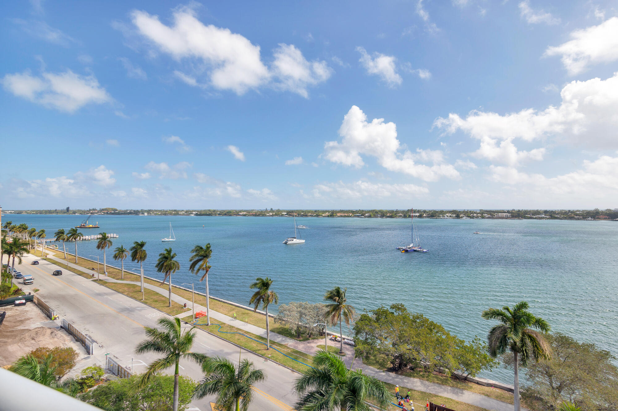 MAJESTIC TOWERS I CONDO - Residential