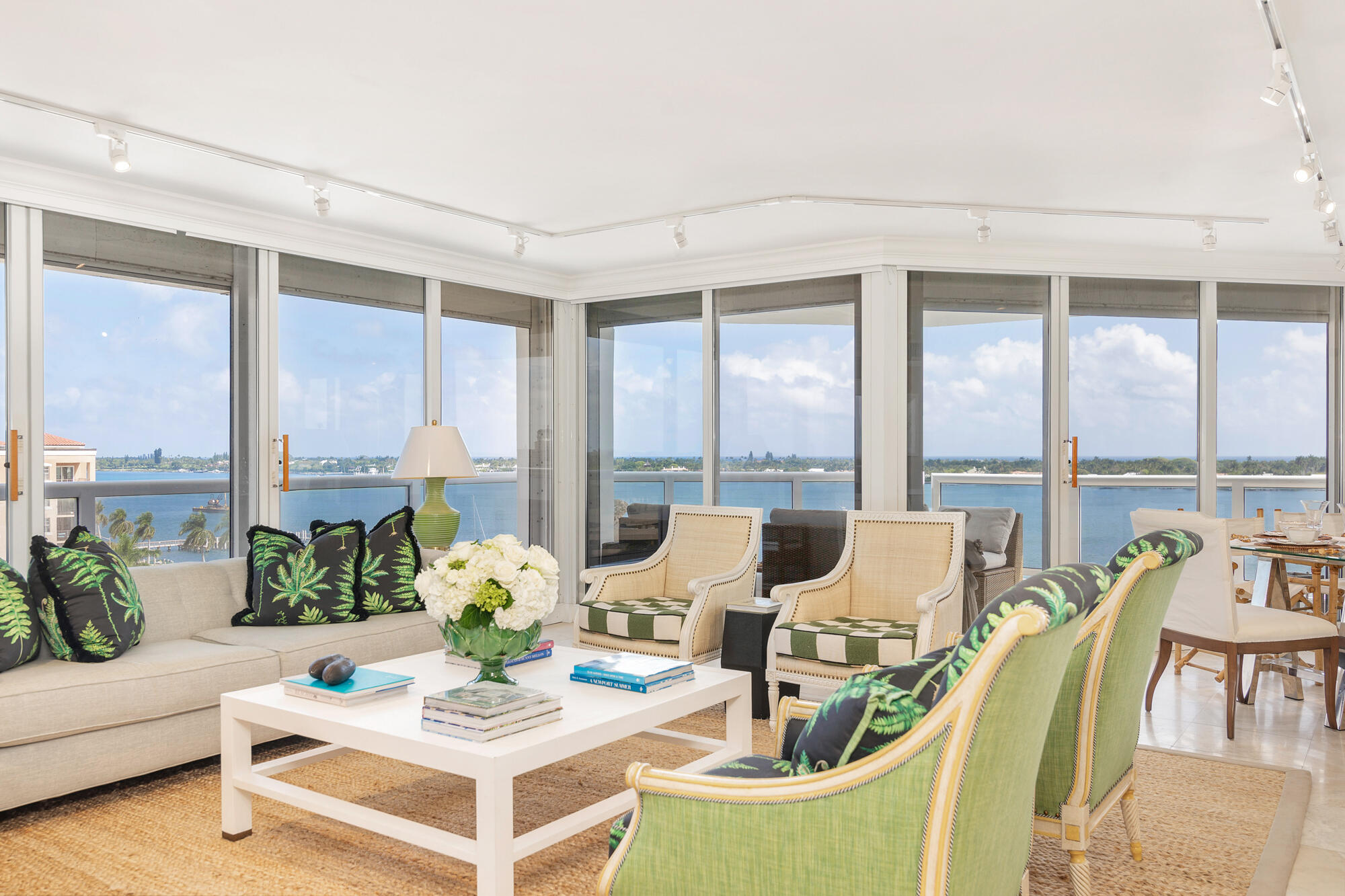 MAJESTIC TOWERS I CONDO - Residential