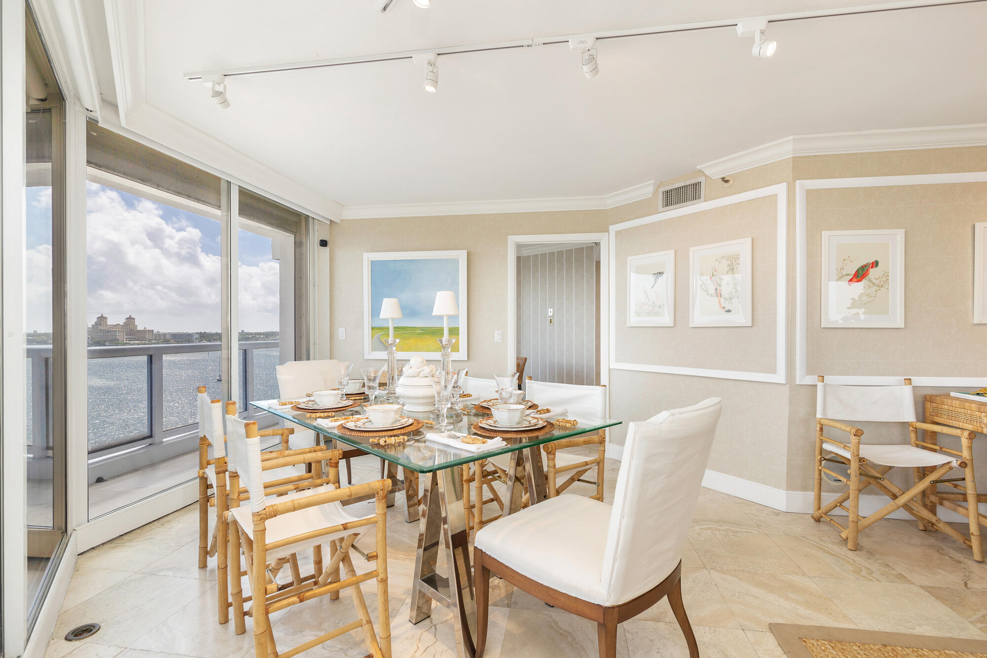 MAJESTIC TOWERS I CONDO - Residential