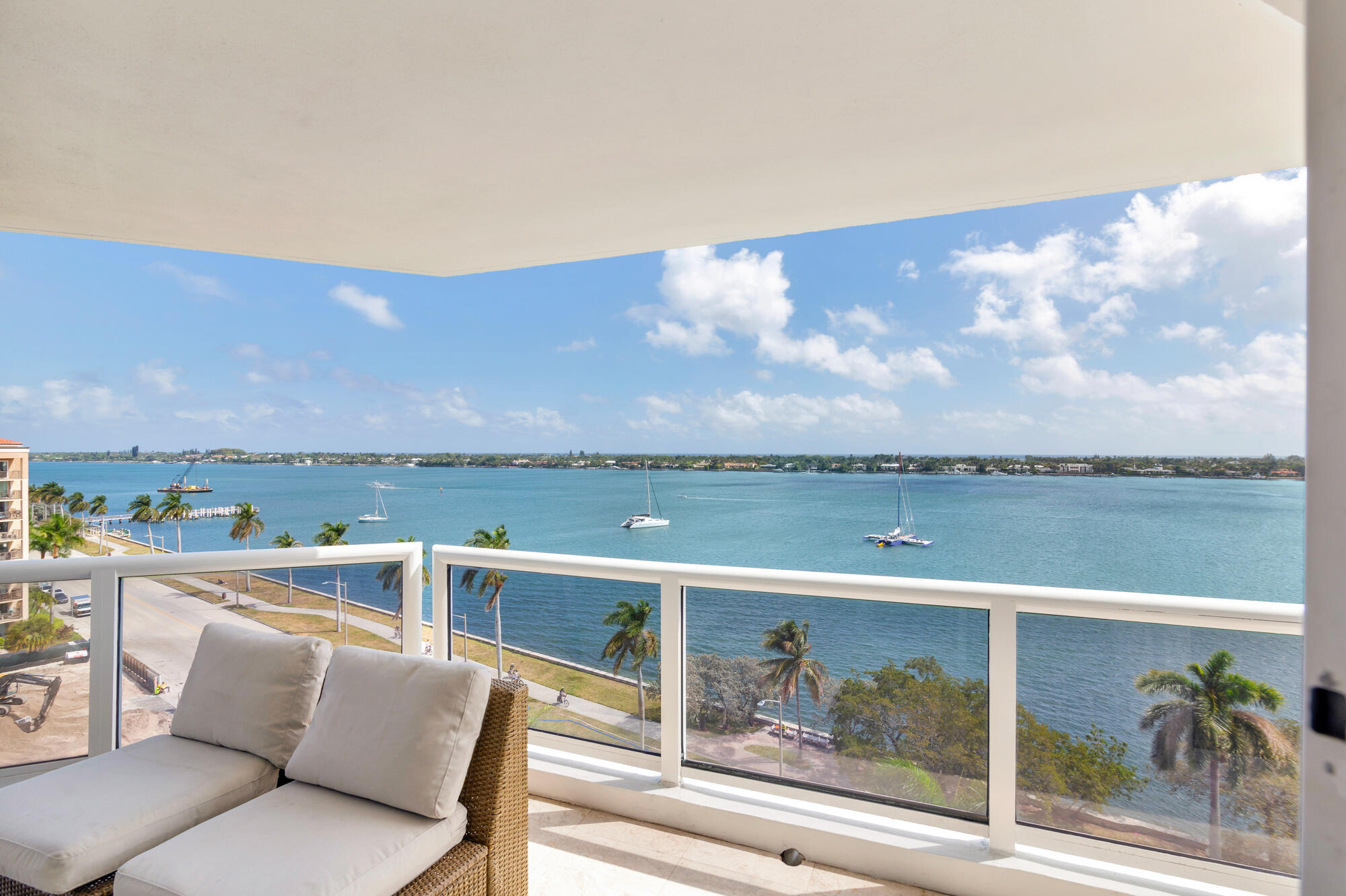 MAJESTIC TOWERS I CONDO - Residential