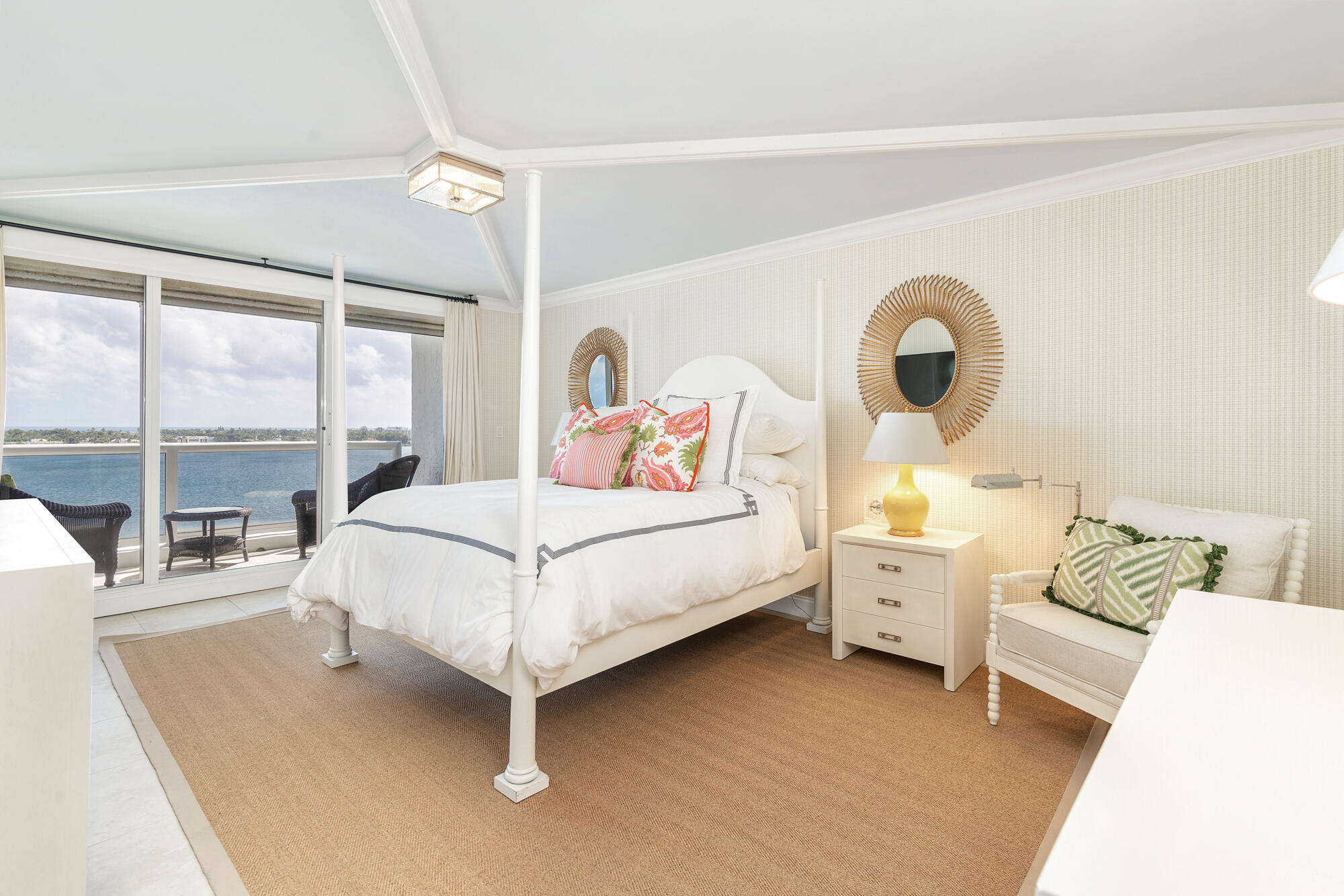 MAJESTIC TOWERS I CONDO - Residential