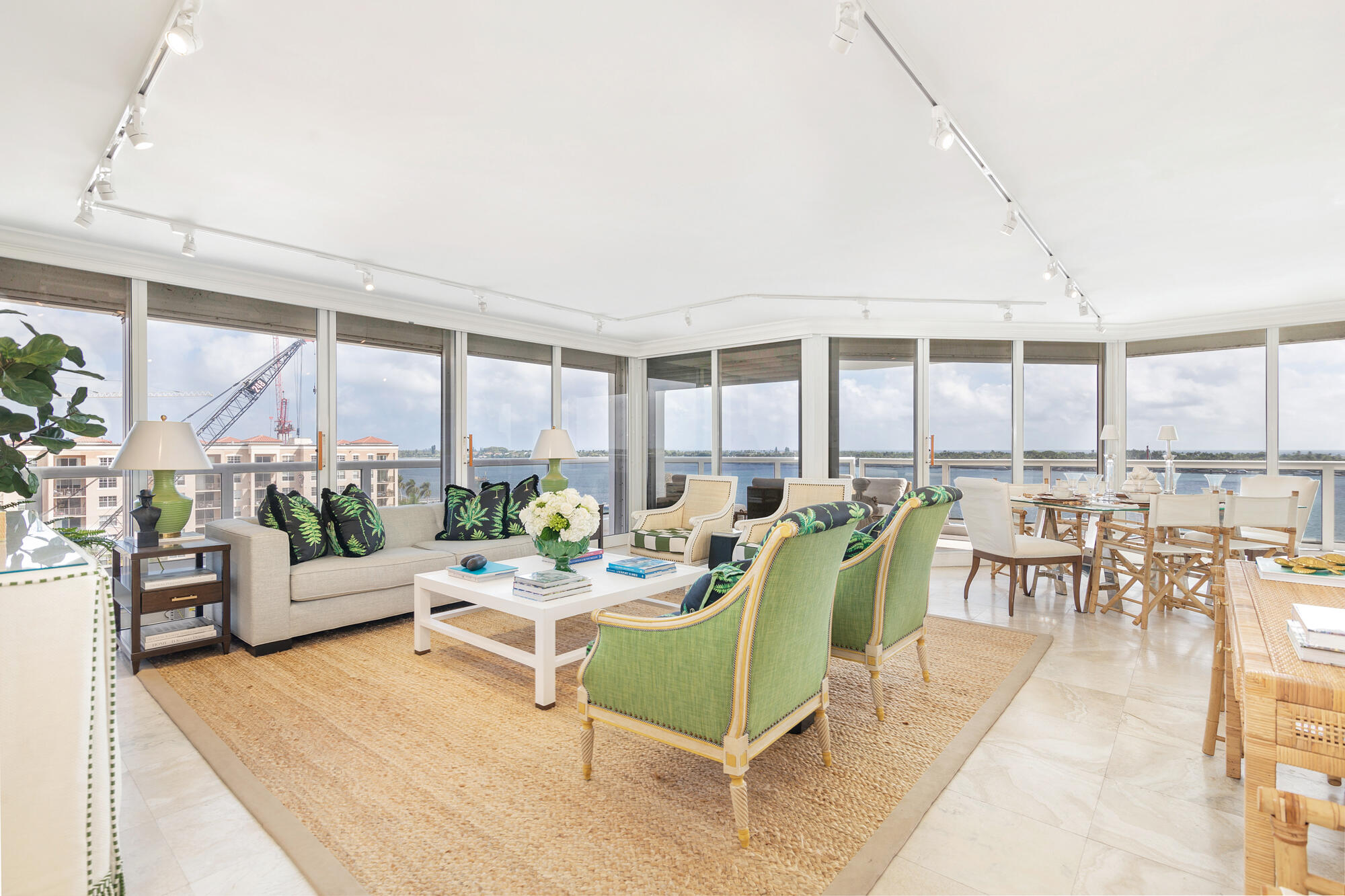 MAJESTIC TOWERS I CONDO - Residential