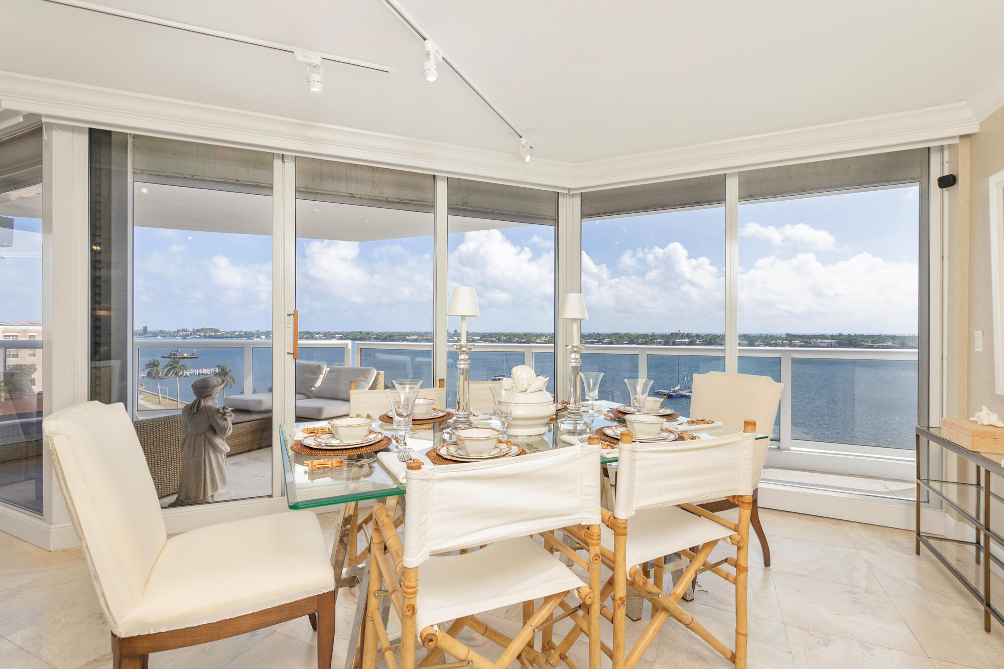 MAJESTIC TOWERS I CONDO - Residential