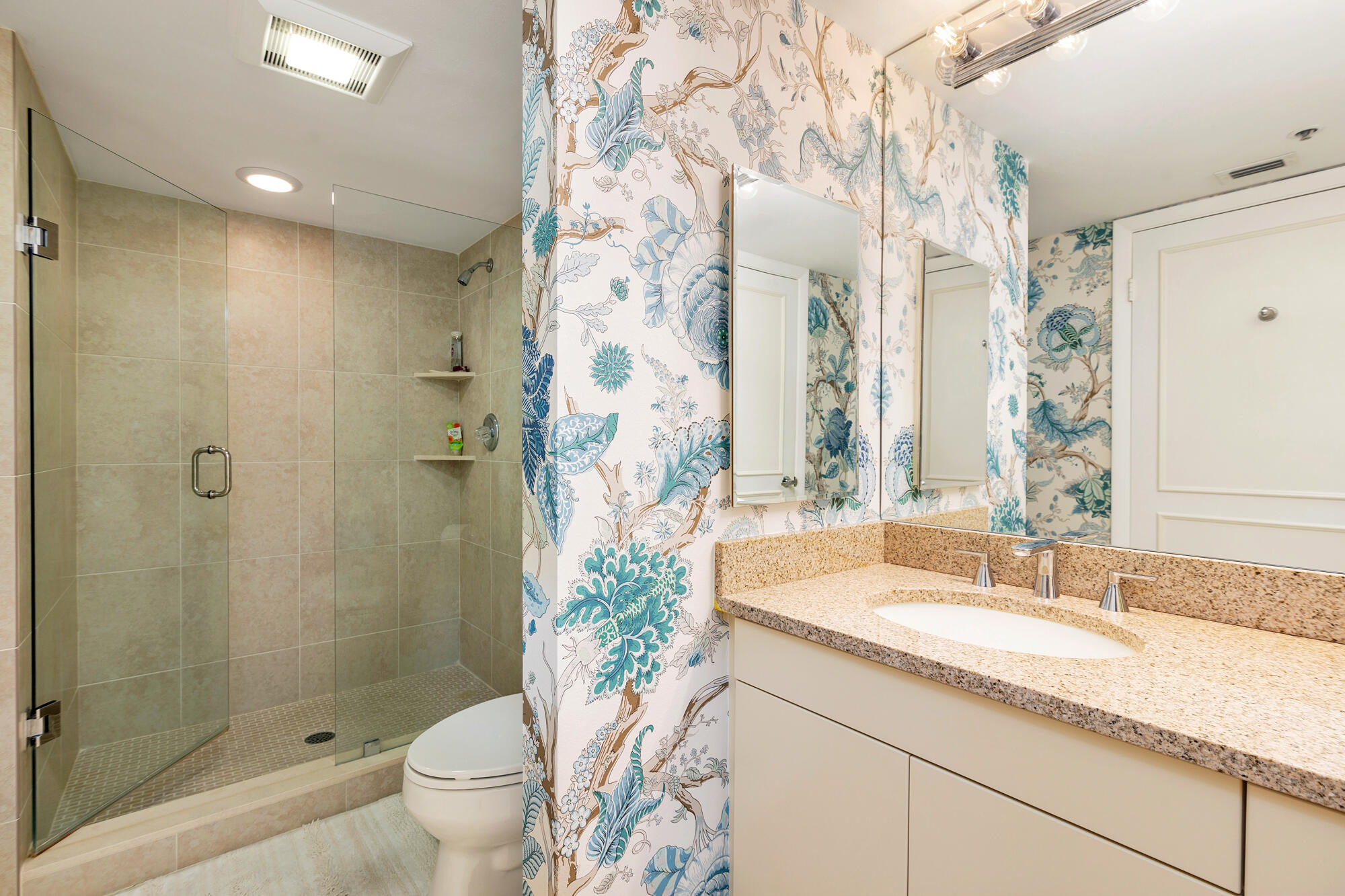 MAJESTIC TOWERS I CONDO - Residential