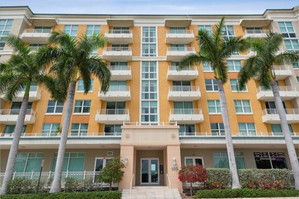 Photo of 100 NE 6th Street #506, Boynton Beach, FL 33435 (MLS # B26023277)