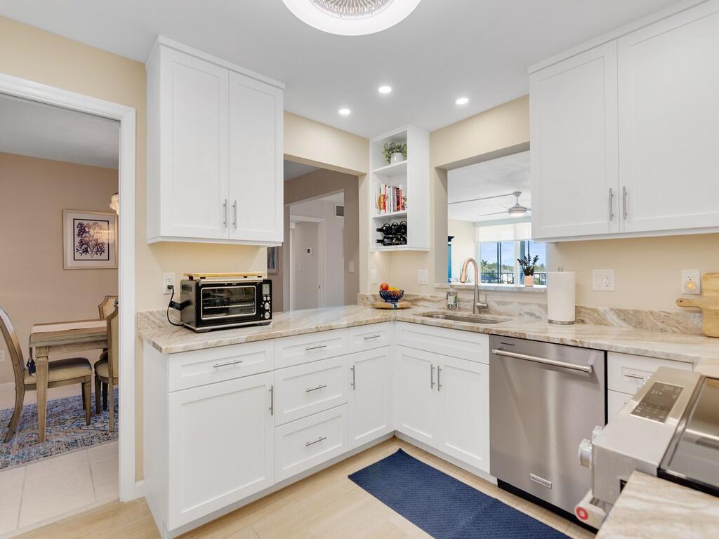 RIVERWALK CONDO - Residential