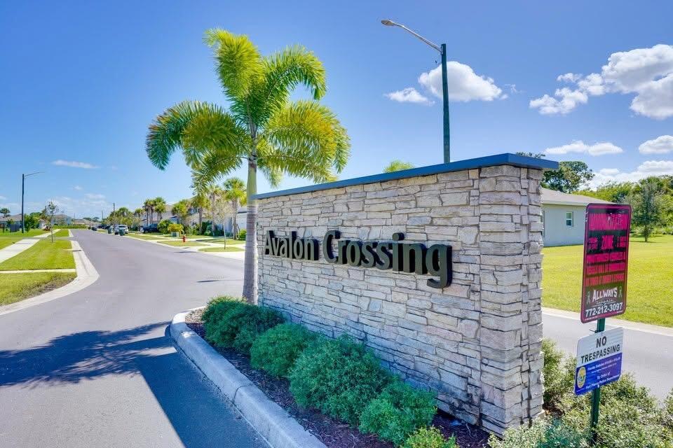 AVALON CROSSING - Residential