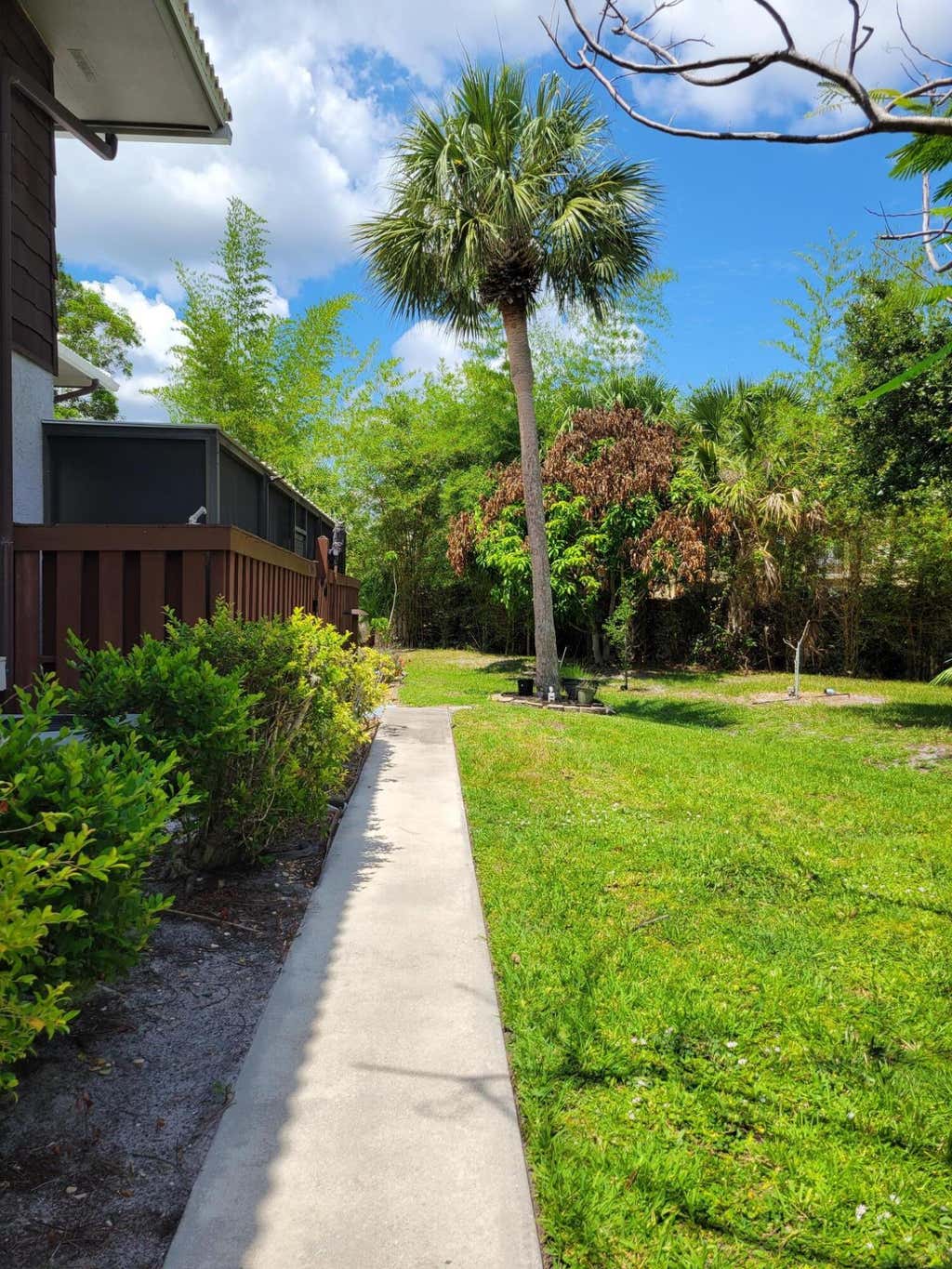 Photo of 903 SE Camelot Gardens Boulevard SE, Port Saint Lucie, FL 34952 (MLS # B26042960)