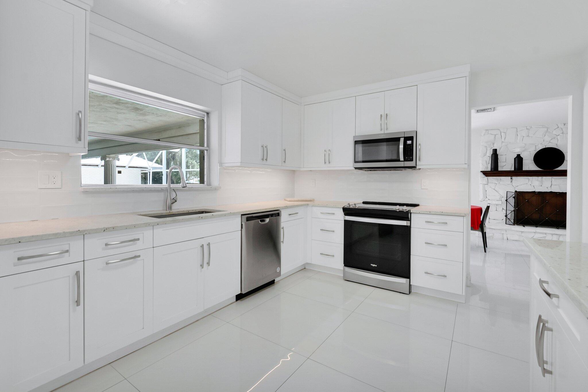 PALM BEACH FARMS CO 11 - Residential