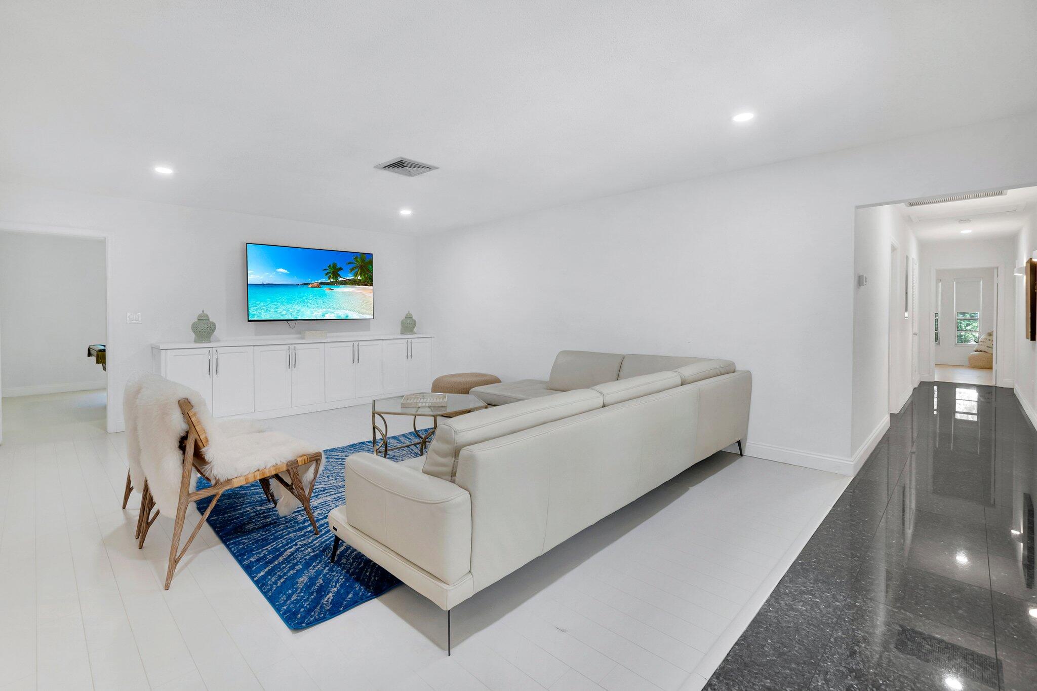 PALM BEACH FARMS CO 11 - Residential