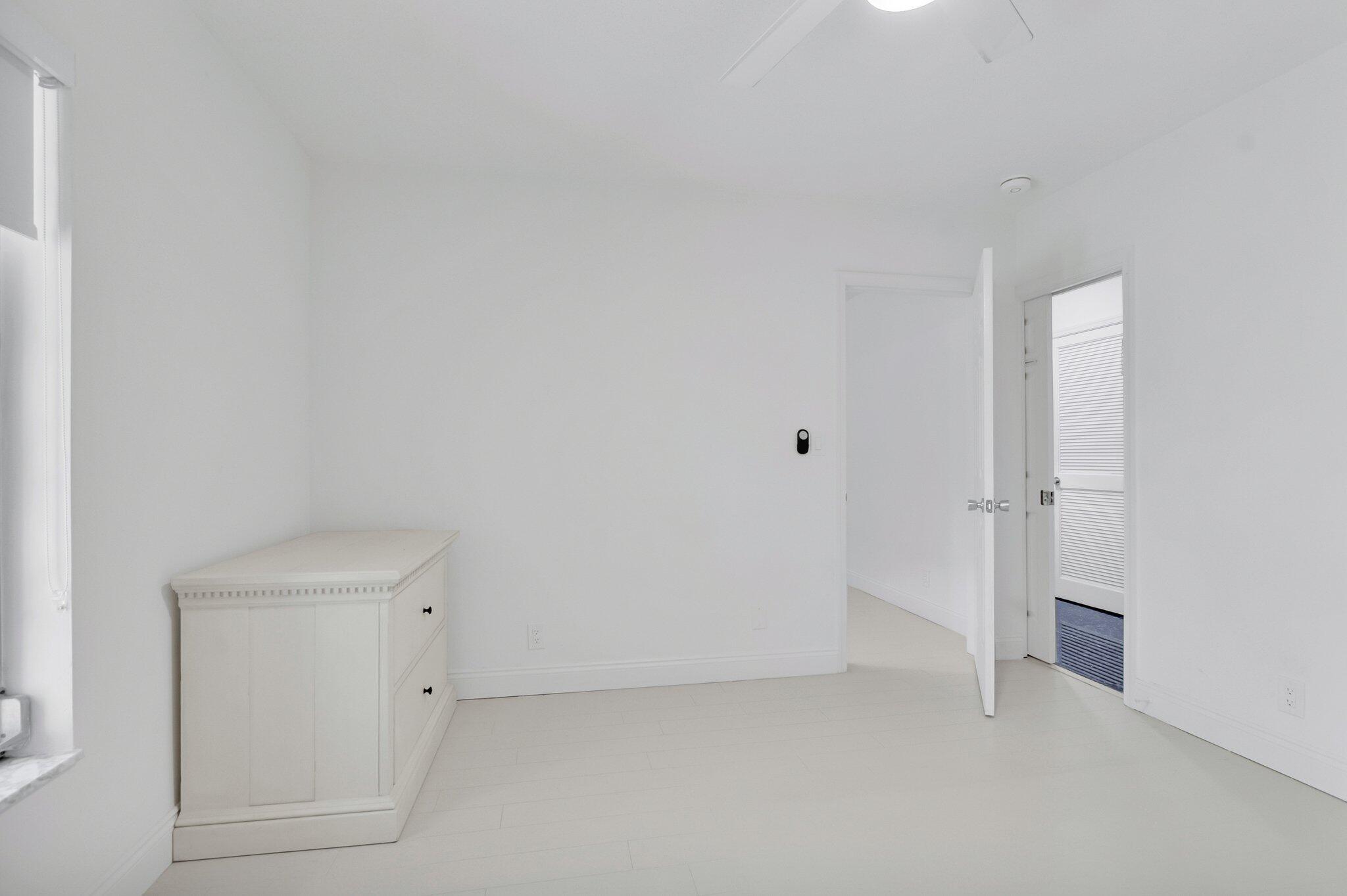 PALM BEACH FARMS CO 11 - Residential