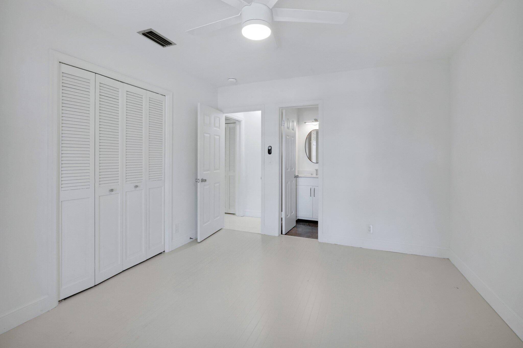 PALM BEACH FARMS CO 11 - Residential