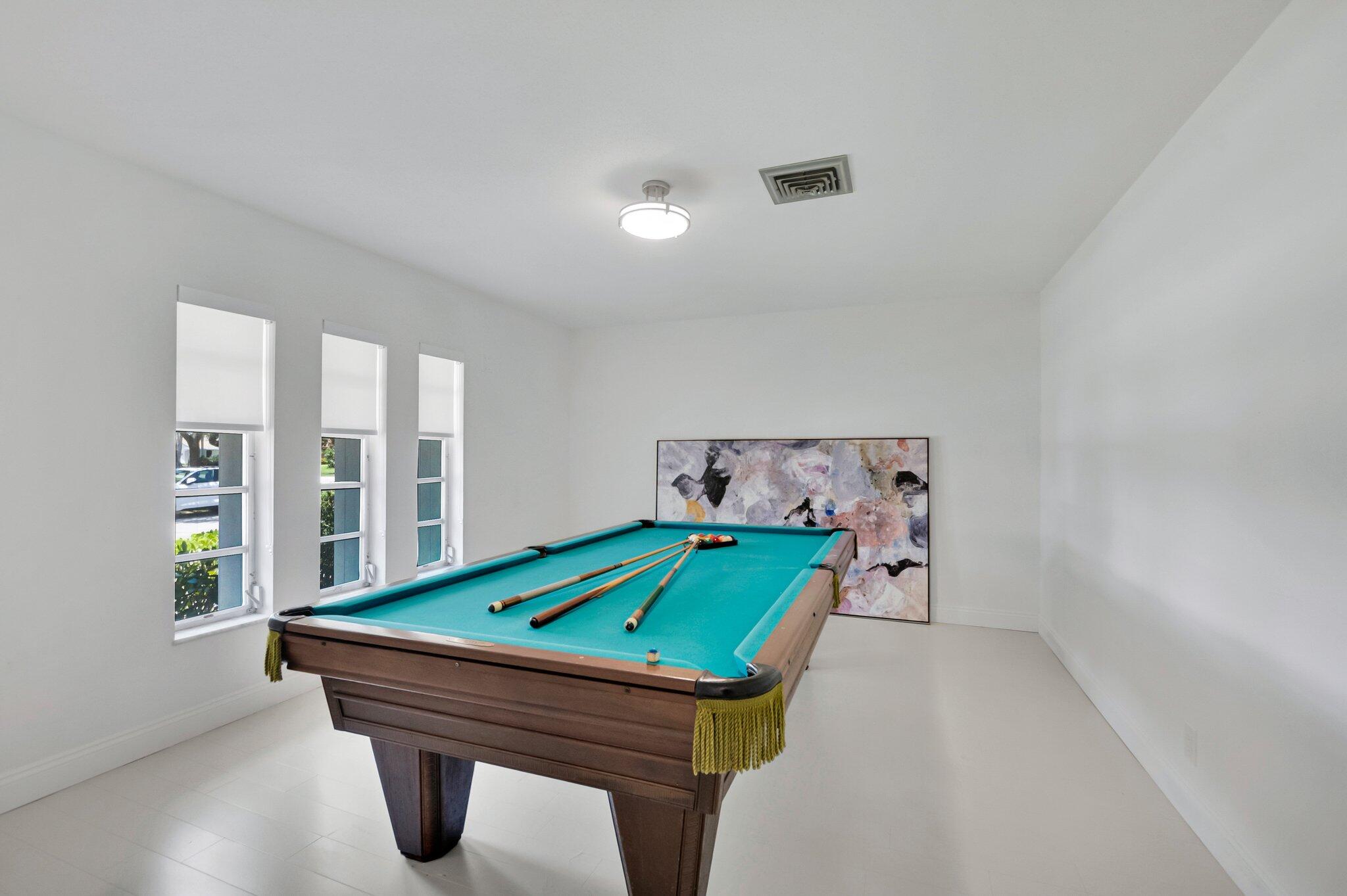 PALM BEACH FARMS CO 11 - Residential