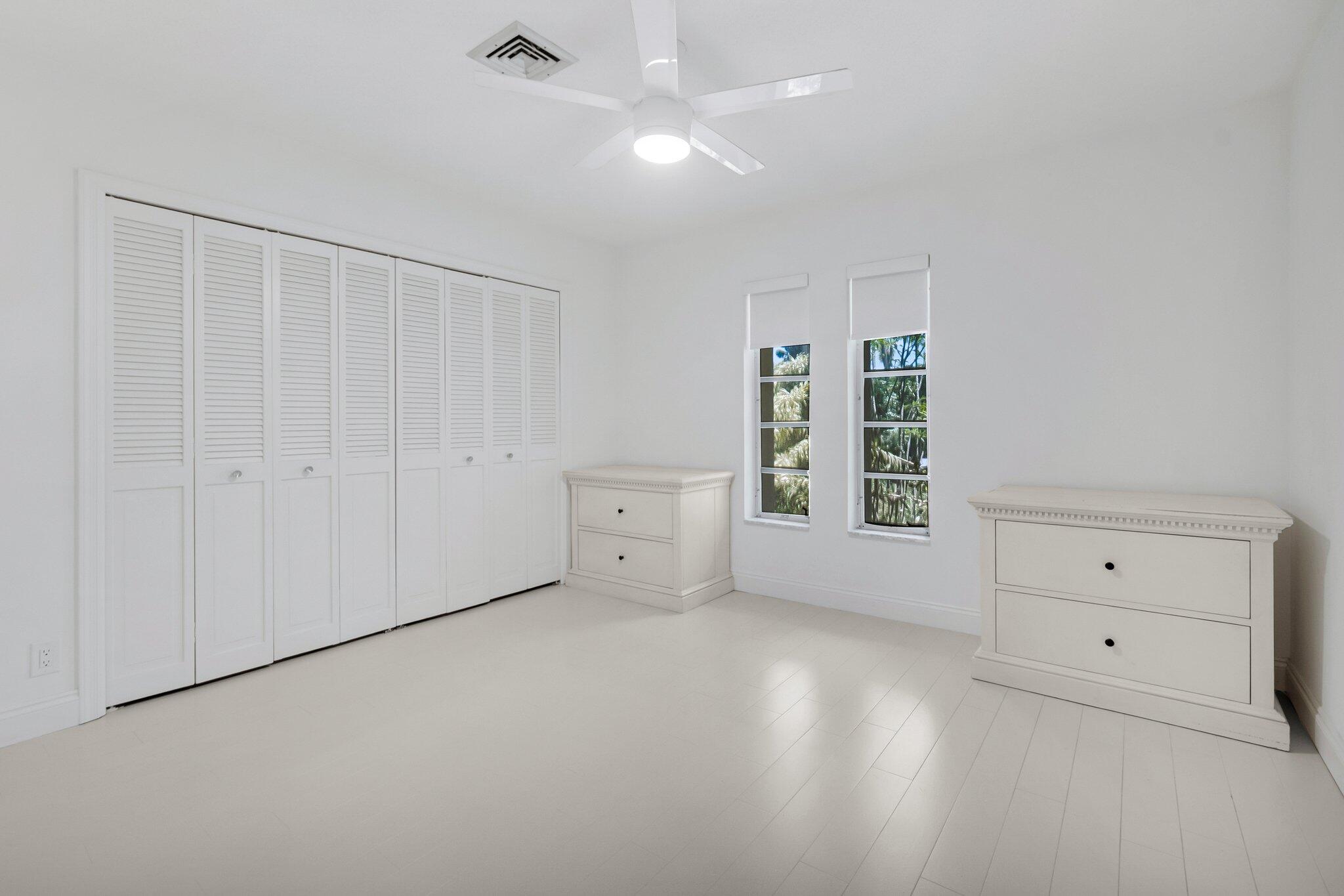 PALM BEACH FARMS CO 11 - Residential