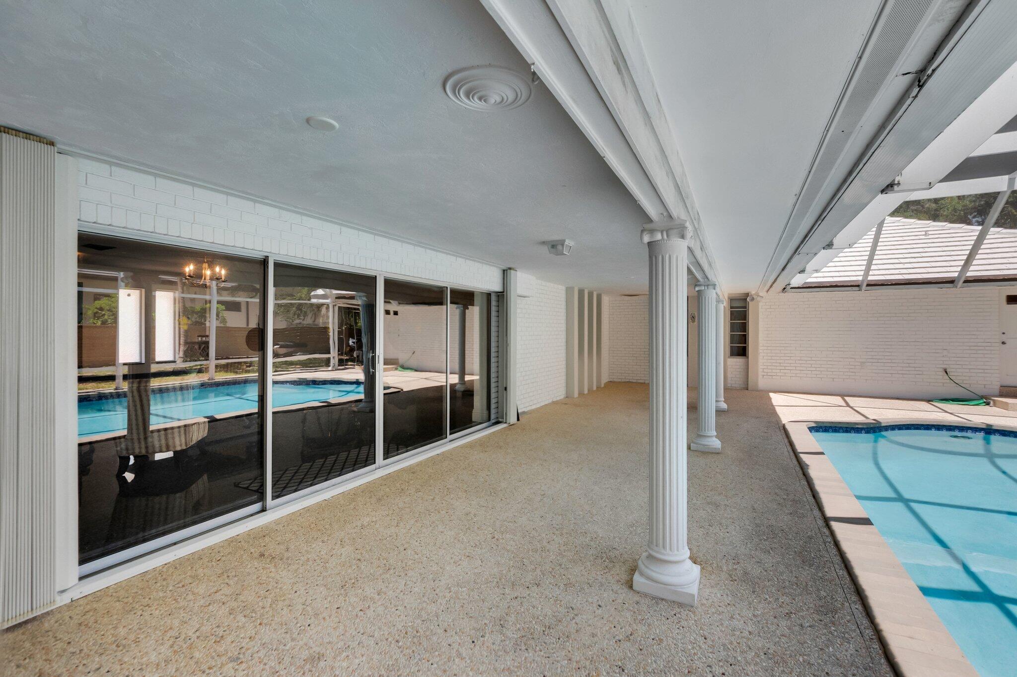 PALM BEACH FARMS CO 11 - Residential