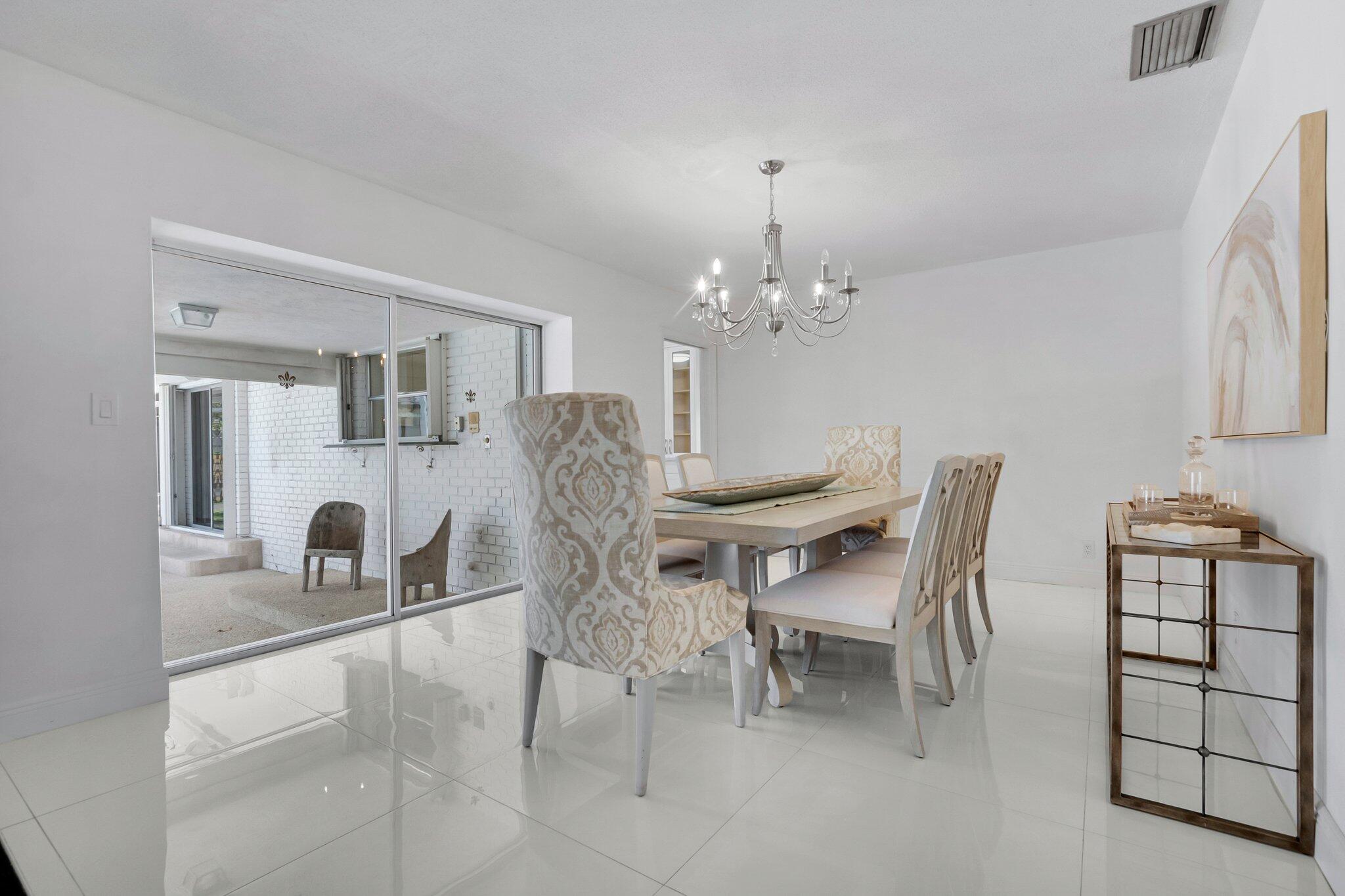 PALM BEACH FARMS CO 11 - Residential