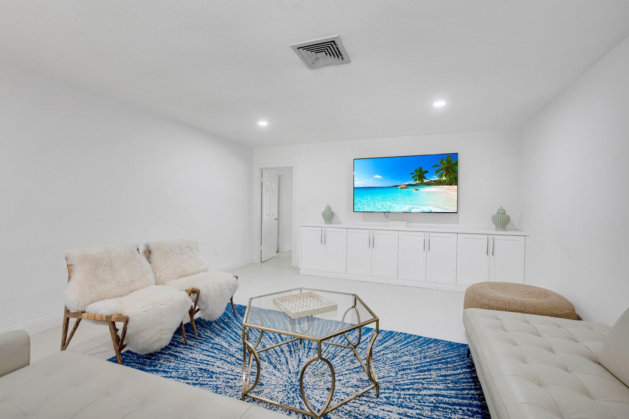 PALM BEACH FARMS CO 11 - Residential