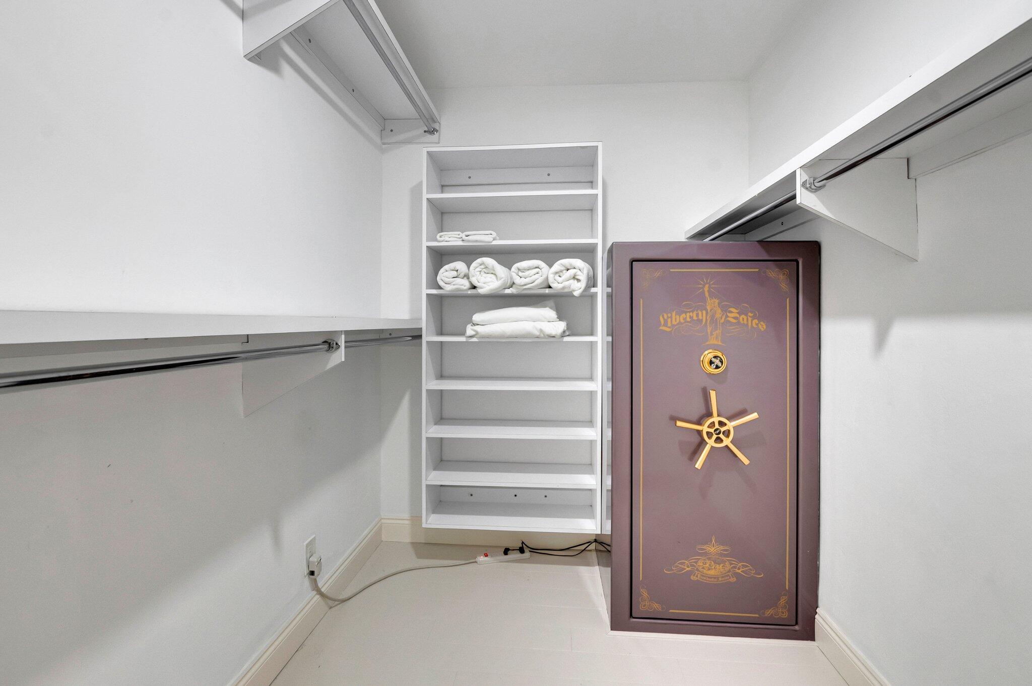 PALM BEACH FARMS CO 11 - Residential