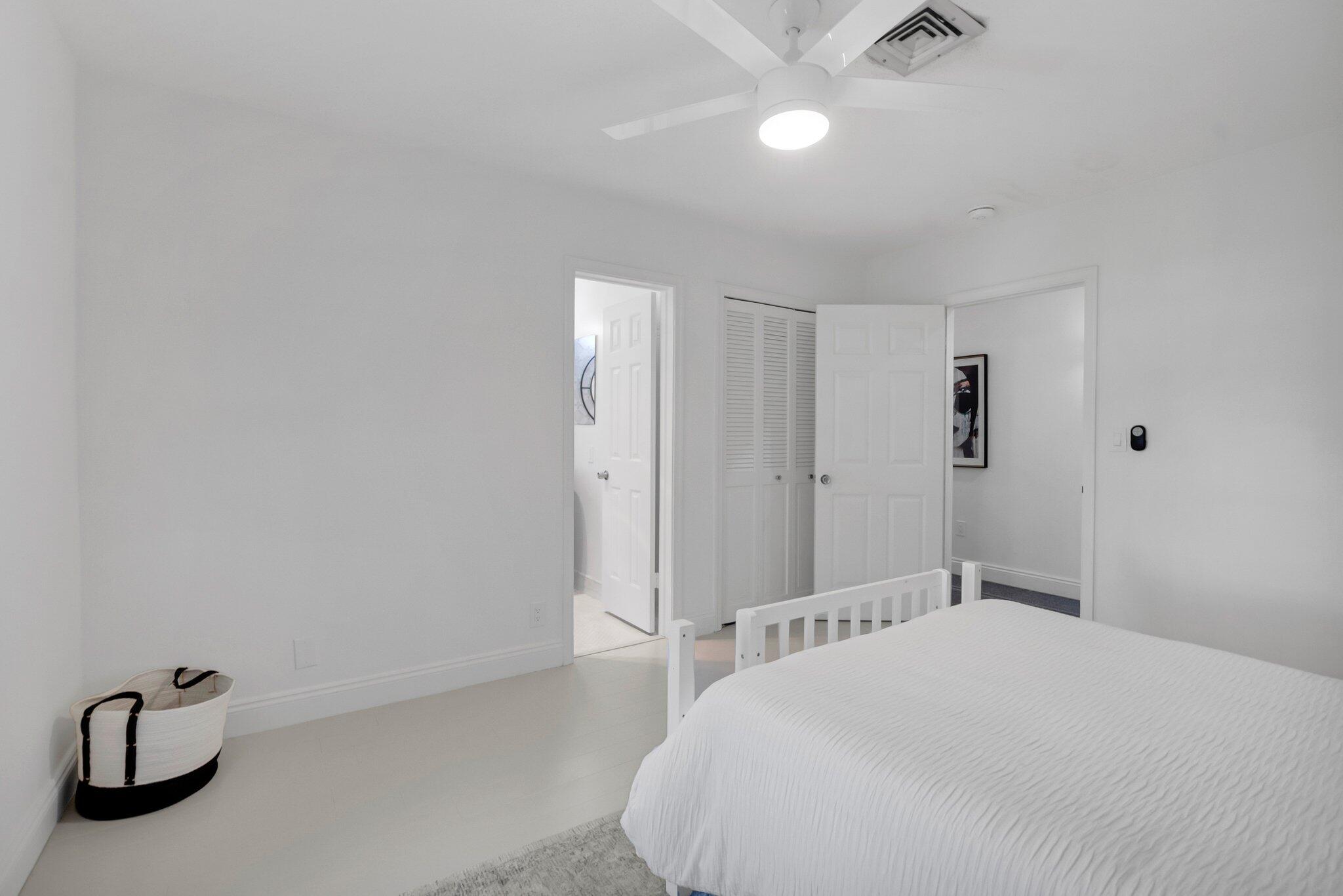 PALM BEACH FARMS CO 11 - Residential