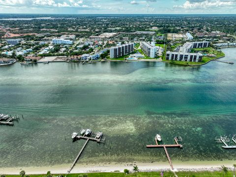 A home in Tequesta