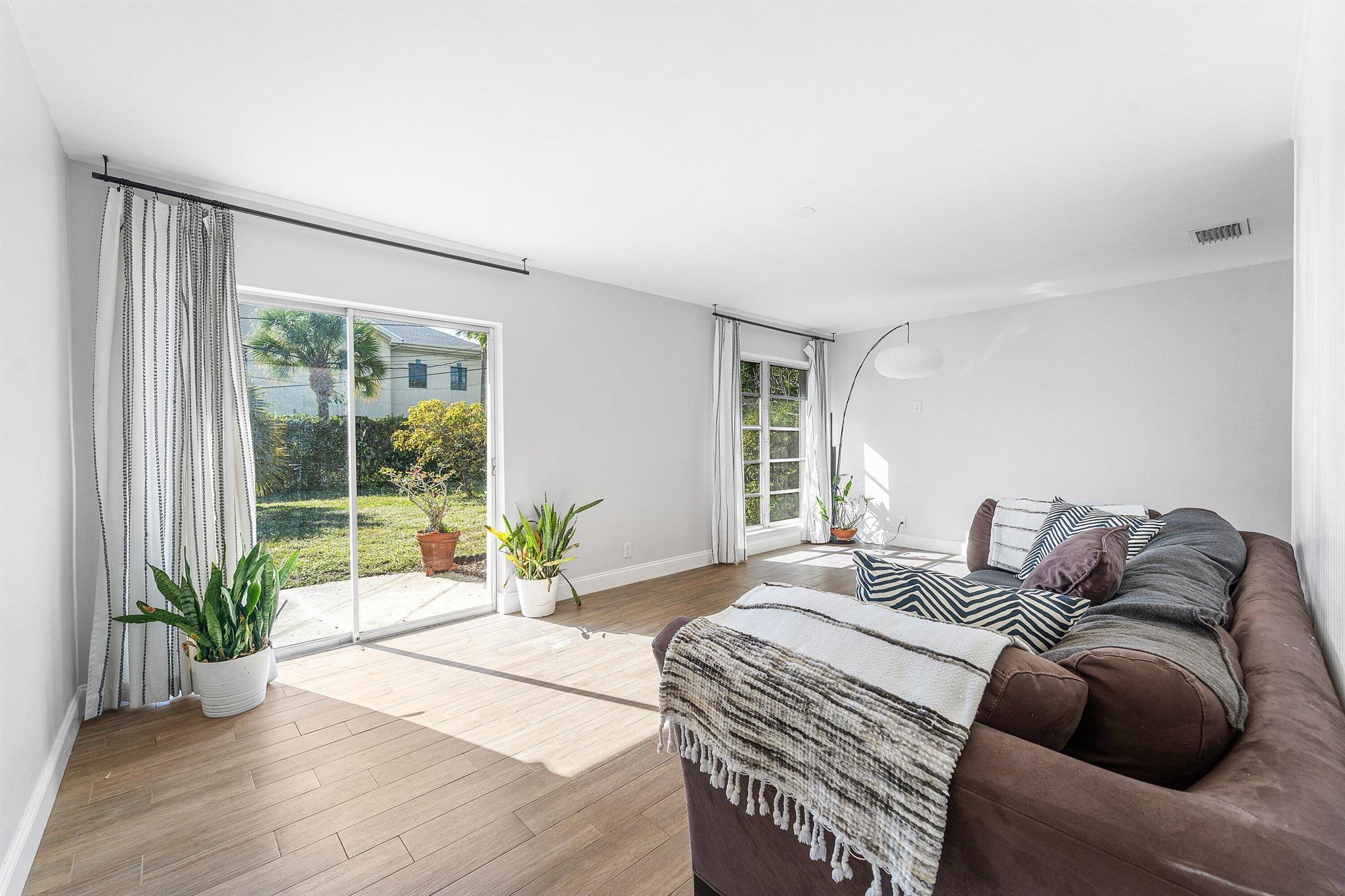 NORTH PALM BEACH VILLAGE - Residential