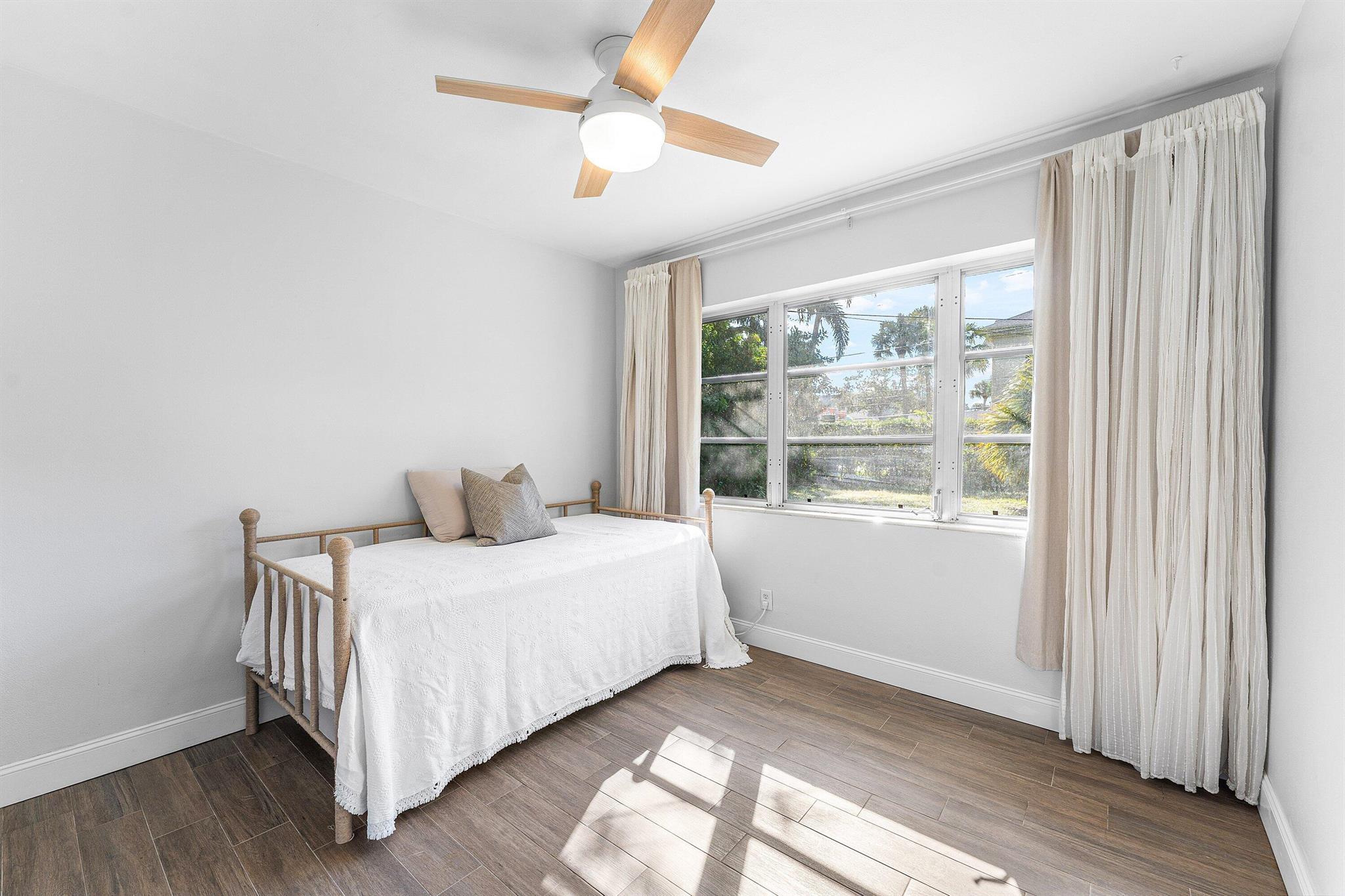 NORTH PALM BEACH VILLAGE - Residential